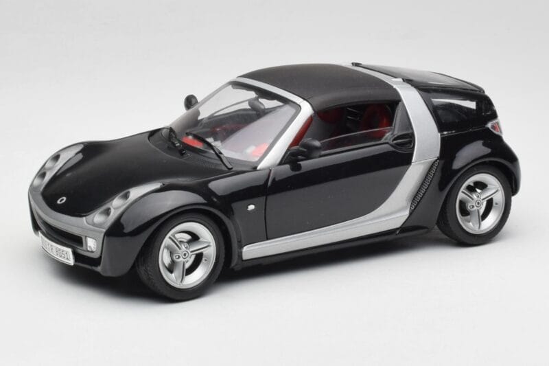 Smart Roadster Bleu Foncé Bburago 1:18 34917 Métal Moulé