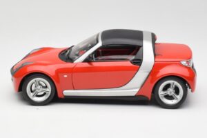 Smart Roadster Rouge Bburago 1:18 34099 Métal Moulé — image 4 sur 8