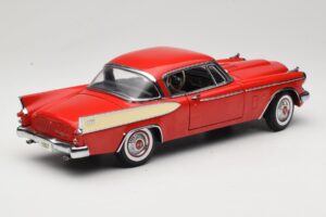 Studebaker Golden Hawk Apache Red Motor City 1:18 80009 Métal Moulé — image 3 sur 8