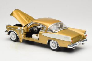 Studebaker Golden Hawk Anson 1:18 30384 Métal Moulé — image 5 sur 8