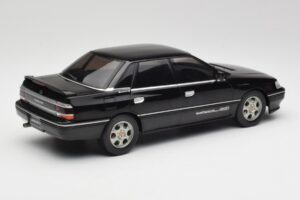 Subaru Legacy RS Noir IXO 1:18 18CMC131A Métal Moulé — image 2 sur 6