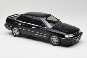 Subaru Legacy RS Noir IXO 1:18 18CMC131A Métal Moulé — image 4 sur 6