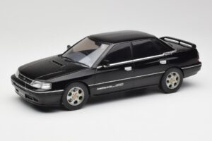 Subaru Legacy RS Noir IXO 1:18 18CMC131A Métal Moulé