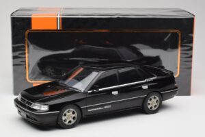 Subaru Legacy RS Noir IXO 1:18 18CMC131A Métal Moulé — image 6 sur 6