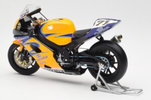 Suzuki GSX-R 1000 Team Alstare Corona Extra Y. Kagayama WSB 2005 Minichamps 1:12 122052271 Métal Moulé — image 5 sur 6
