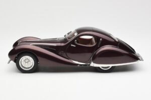 Talbot-Lago T150 C-SS Figoni & Falaschi Teardrop Bordeaux Foncé Métallisé CMC 1:18 M-179 Métal Moulé — image 3 sur 6