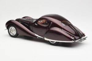 Talbot-Lago T150 C-SS Figoni & Falaschi Teardrop Bordeaux Foncé Métallisé CMC 1:18 M-179 Métal Moulé — image 4 sur 6