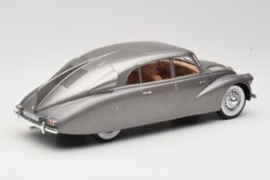Tatra 87 Gris MCG 1:18 MCG18068 Métal Moulé — image 2 sur 6