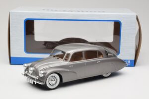 Tatra 87 Gris MCG 1:18 MCG18068 Métal Moulé — image 6 sur 6