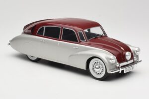Tatra 87 Argent & Rouge Foncé MCG 1:18 MCG18067 Métal Moulé — image 4 sur 6
