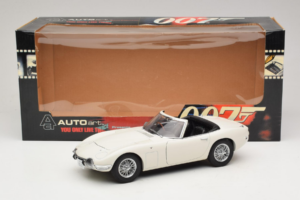 Toyota 2000 GT Cabriolet Blanc James Bond Collection AUTOart 1:18 78731 Métal Moulé — image 8 sur 8