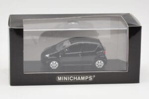 Toyota Aygo AB10 Noir Minichamps 1:43 400166401 Métal Moulé — image 4 sur 4