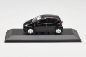 Toyota Aygo AB10 Noir Minichamps 1:43 400166401 Métal Moulé