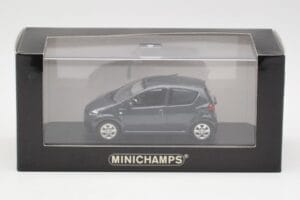 Toyota Aygo AB10 Grey Metallic Minichamps 1:43 AYGO001 Métal Moulé — image 4 sur 4