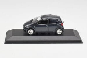 Toyota Aygo AB10 Grey Metallic Minichamps 1:43 AYGO001 Métal Moulé