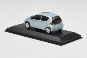 Toyota Aygo Light Blue Metallic Minichamps 1:43 TOYOTA012 Métal Moulé — image 3 sur 4