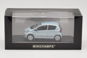 Toyota Aygo Light Blue Metallic Minichamps 1:43 TOYOTA012 Métal Moulé — image 4 sur 4