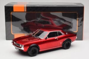 Toyota Celica 2000 GT RA21 Solar Red IXO 1:18 18CMC190 Métal Moulé — image 6 sur 6