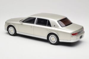 Toyota Century Silver Metallic Kyosho 1:18 KSR18036S Métal Moulé — image 5 sur 6