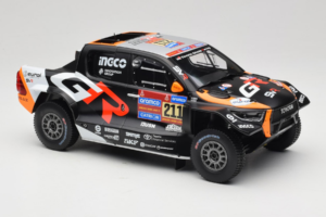Toyota GR DKR Hilux Evo #211 H. Lategan / B. Cummings Rally Dakar 2025 IXO 1:18 18RMC237 Métal Moulé — image 4 sur 6