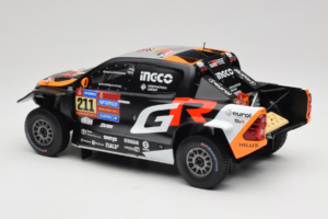 Toyota GR DKR Hilux Evo #211 H. Lategan / B. Cummings Rally Dakar 2025 IXO 1:18 18RMC237 Métal Moulé — image 5 sur 6