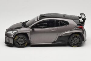 Toyota GR Yaris Rally2 Gris IXO 1:18 18CMC210 Métal Moulé — image 3 sur 6