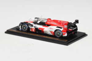 Toyota GR010 Hybrid Hypercar #8 S. Buemi / B. Hartley / R. Hirakawa Toyota Gazoo Racing 24 Hours of Le Mans 2023 Spark 1:43 T — image 4 sur 4