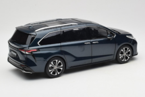 Toyota Granvia Bleu Foncé OEM 1:18 FCL22GR803 Métal Moulé — image 3 sur 8