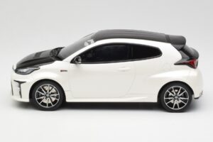 Toyota GRMN Yaris Rally Package Blanc Otto 1:18 OT1071 Résine — image 3 sur 6