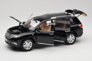 Toyota Highlander XU40 Noir Paudi Model 1:18 2043612-B1 Métal Moulé — image 2 sur 8