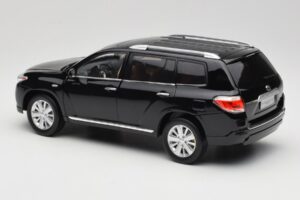 Toyota Highlander XU40 Noir Paudi Model 1:18 2043612-B1 Métal Moulé — image 7 sur 8