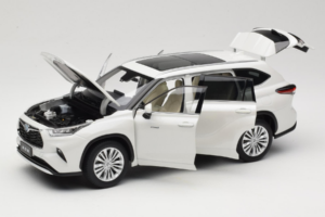 Toyota Highlander XU70 Blanc OEM 1:18 26071-2011 Métal Moulé — image 2 sur 8