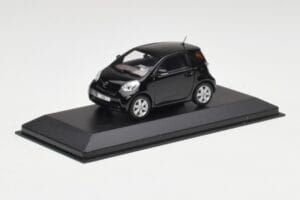 Toyota iQ Noir Mica Minichamps 1:43 403166803 Métal Moulé — image 2 sur 4
