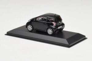 Toyota iQ Noir Mica Minichamps 1:43 403166803 Métal Moulé — image 3 sur 4