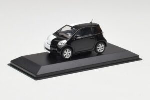 Toyota iQ Noir & Blanc Salon de l'Auto de Genève 2009 Minichamps 1:43 400166801 Métal Moulé — image 2 sur 4