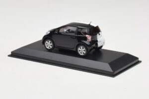 Toyota iQ Noir & Blanc Salon de l'Auto de Genève 2009 Minichamps 1:43 400166801 Métal Moulé — image 3 sur 4