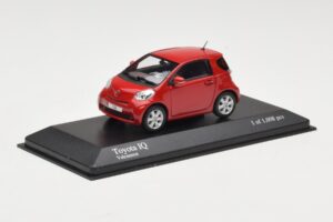 Toyota iQ Rouge Minichamps 1:43 400166800 Métal Moulé — image 2 sur 4