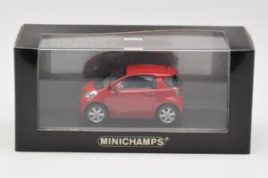 Toyota iQ Rouge Minichamps 1:43 400166800 Métal Moulé — image 4 sur 4