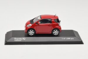 Toyota iQ Rouge Minichamps 1:43 400166800 Métal Moulé