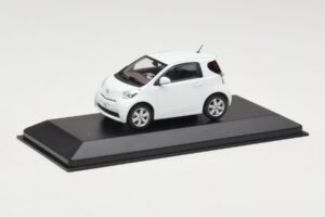 Toyota iQ Blanc Minichamps 1:43 TOYOTA009 Métal Moulé — image 2 sur 4