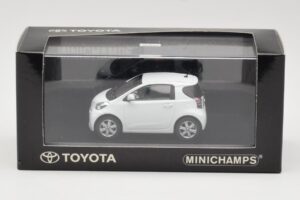 Toyota iQ Blanc Minichamps 1:43 TOYOTA009 Métal Moulé — image 4 sur 4