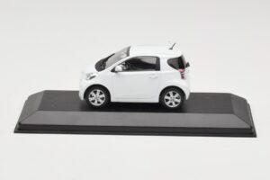 Toyota iQ Blanc Minichamps 1:43 TOYOTA009 Métal Moulé