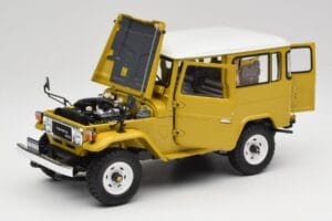 Toyota Land Cruiser FJ40 Jaune Moutarde Kyosho 1:18 08971Y Métal Moulé — image 2 sur 8