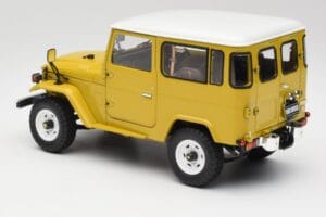 Toyota Land Cruiser FJ40 Jaune Moutarde Kyosho 1:18 08971Y Métal Moulé — image 7 sur 8