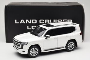 Toyota Land Cruiser J300 ZX Blanc LCD 1:18 LCD18013-ZX-WH Métal Moulé — image 8 sur 8