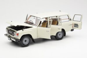 Toyota Land Cruiser J60 Blanc Kyosho 1:18 08956W Métal Moulé — image 2 sur 8