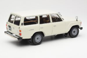 Toyota Land Cruiser J60 Blanc Kyosho 1:18 08956W Métal Moulé — image 3 sur 8