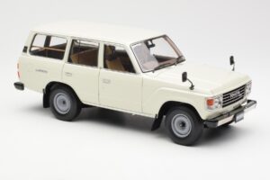 Toyota Land Cruiser J60 Blanc Kyosho 1:18 08956W Métal Moulé — image 6 sur 8