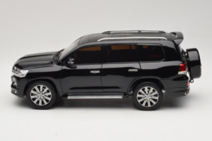 Toyota Land Cruiser LC200 Noir Kengfai 1:18 KF024-13 Métal Moulé — image 4 sur 8