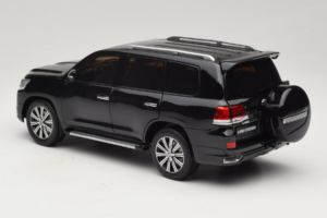 Toyota Land Cruiser LC200 Noir Kengfai 1:18 KF024-13 Métal Moulé — image 7 sur 8